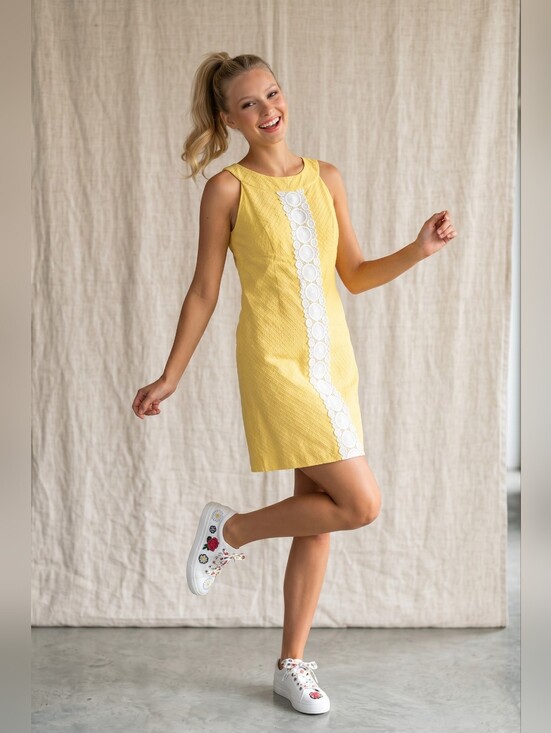 Lilly Pulitzer Dresses & Skirts - Lilly Pulitzer Yellow Cotton Sleeveless Eyelet Lace Trim Shift Dress Size 4